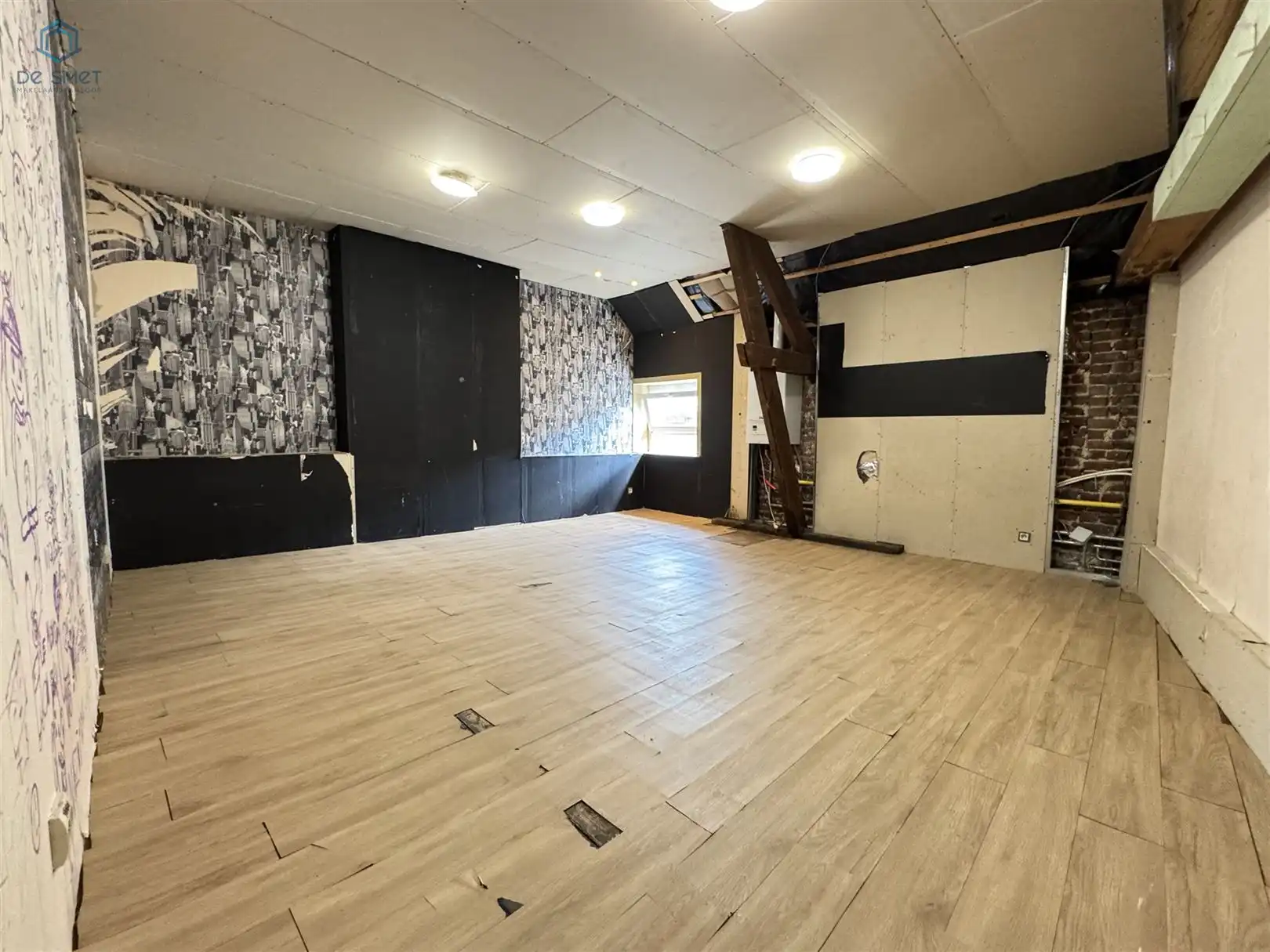 Verrassend ruime te verbouwen woning foto 16