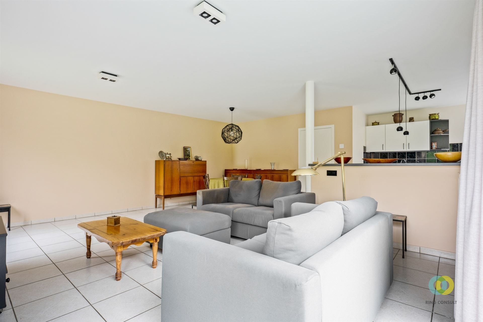 Goed onderhoud HOB met autostaanplaats foto 15