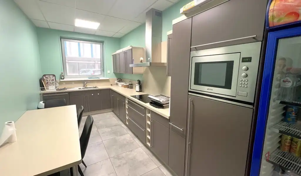 Bedrijfspand te koop in industriezone Hoogveld te Dendermonde foto 9