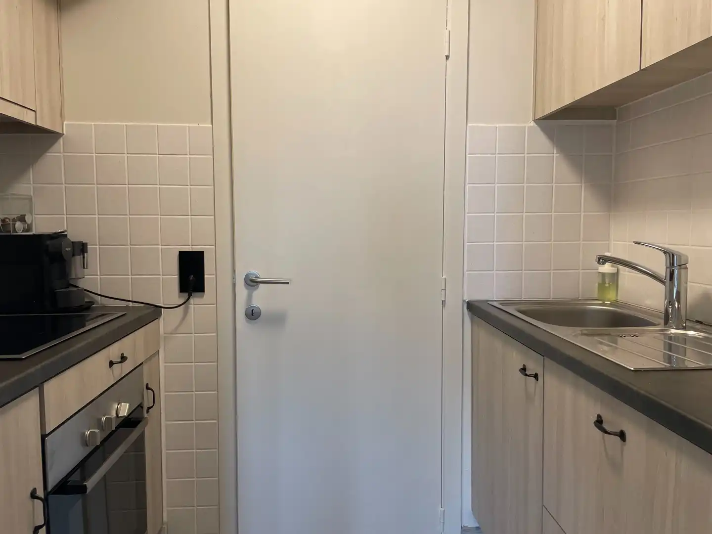 Knappe studio aan de zonnekant gelegen foto 4