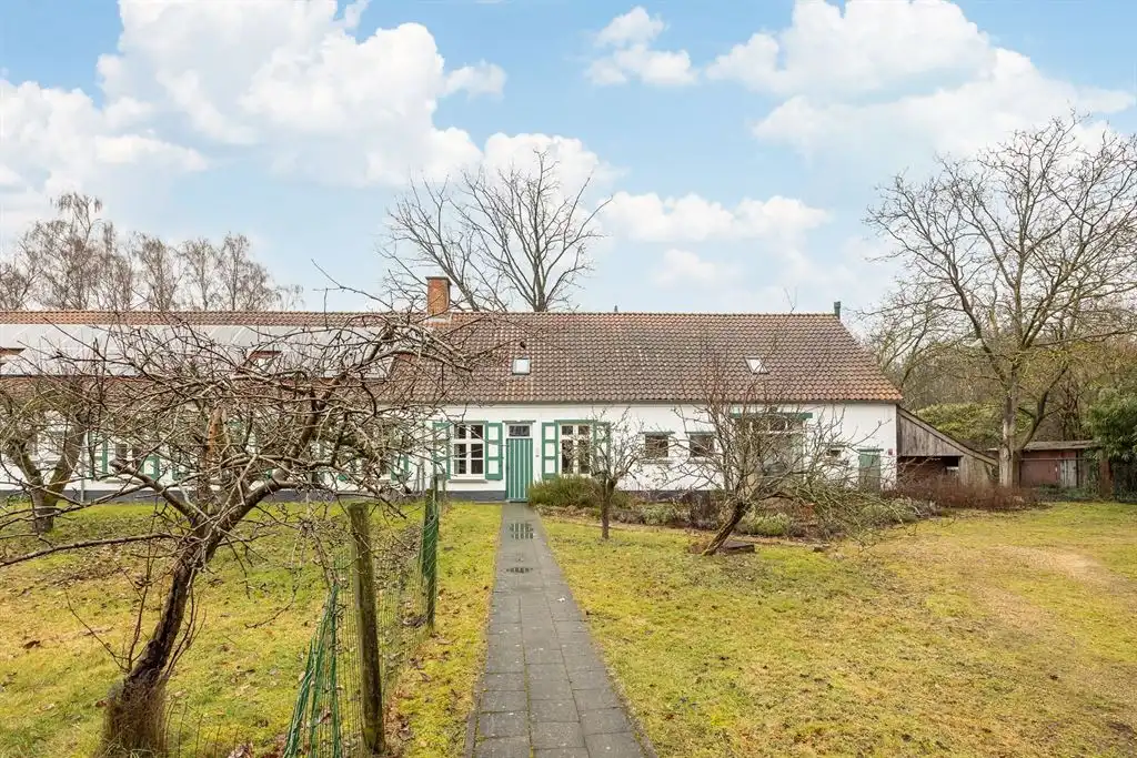 Langgevelhoeve op ca. 5 ha. vlak bij het dorp van Schilde, inclusief enkele bouwgronden. foto 3