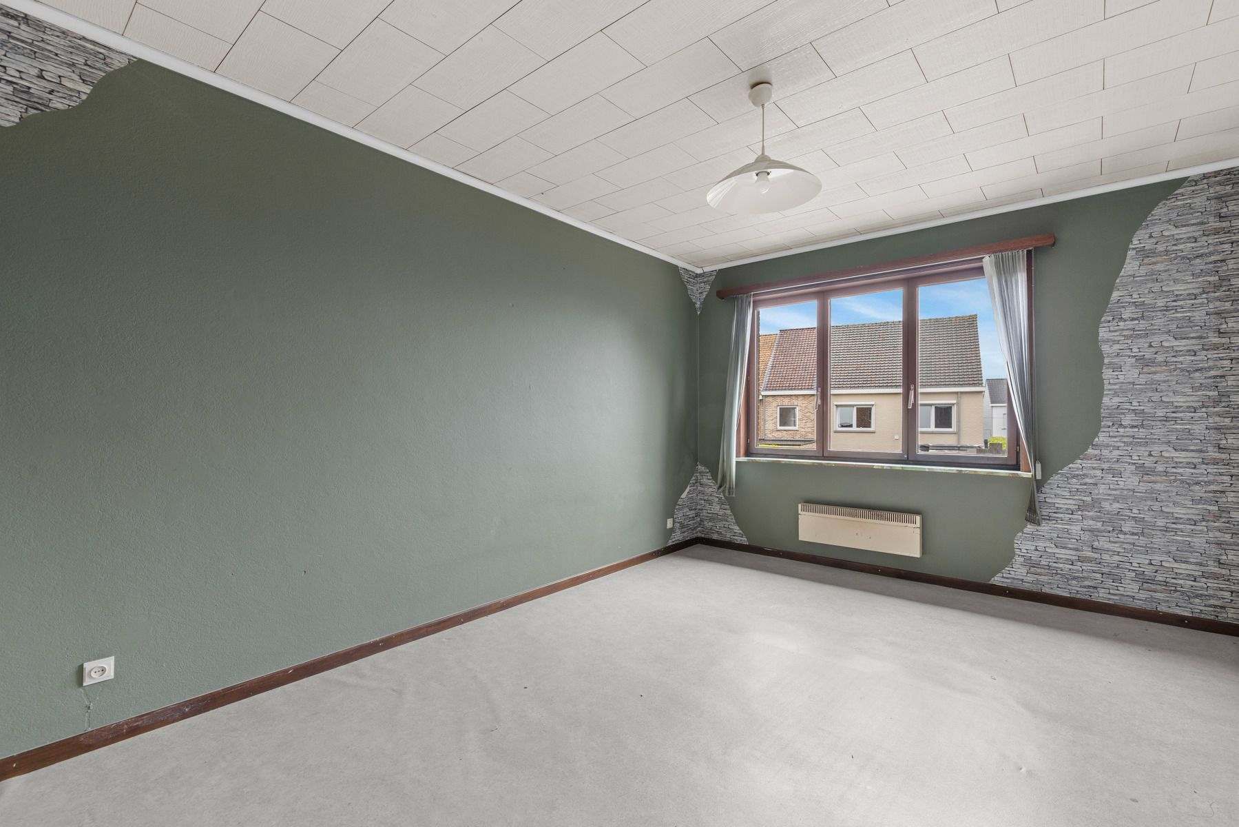 Zeer ruim appartement - te renoveren met 3 slpk's en riante zolder foto 7