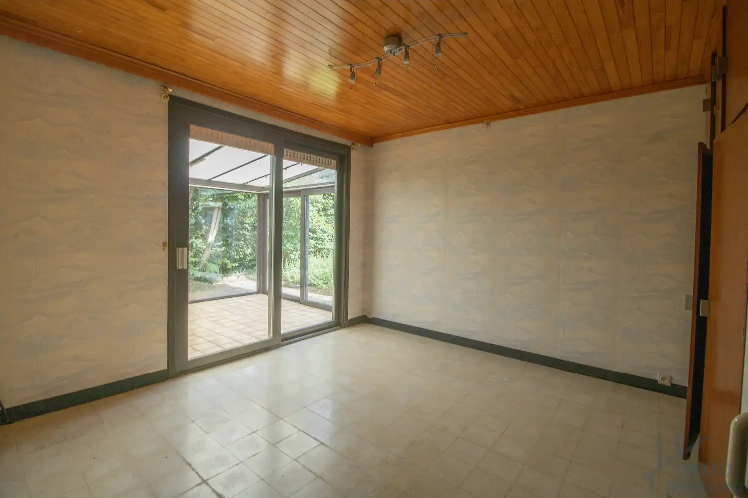 Bungalow te koop in Rekkem met 2 slaapkamers, garage en een prachtig perceel van 540m². foto 11