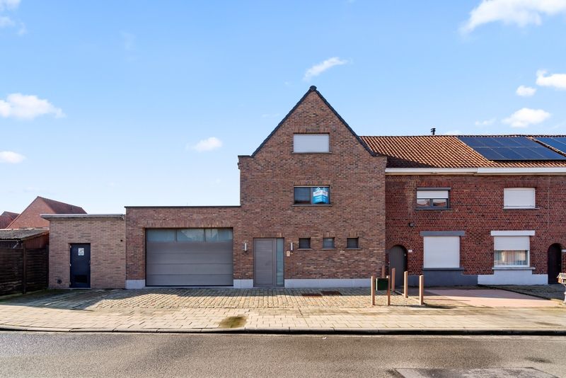 Roeselare stadsrand : Ruime, instapklare HOB met ruime garage en prachtig aangelegde tuin. foto 19