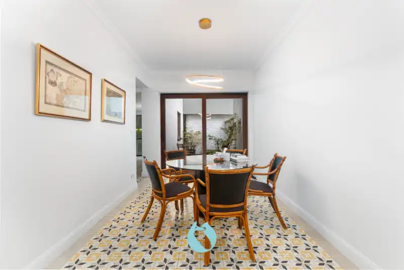 Instapklare stadswoning met 2 slaapkamers, bureauruimte en tuin foto 3