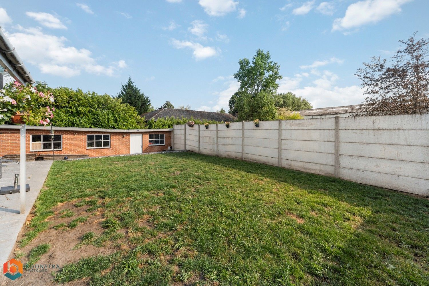 Zeer ruim magazijn van 1600 m² met woonst/bureel op een uitstekende locatie foto 16