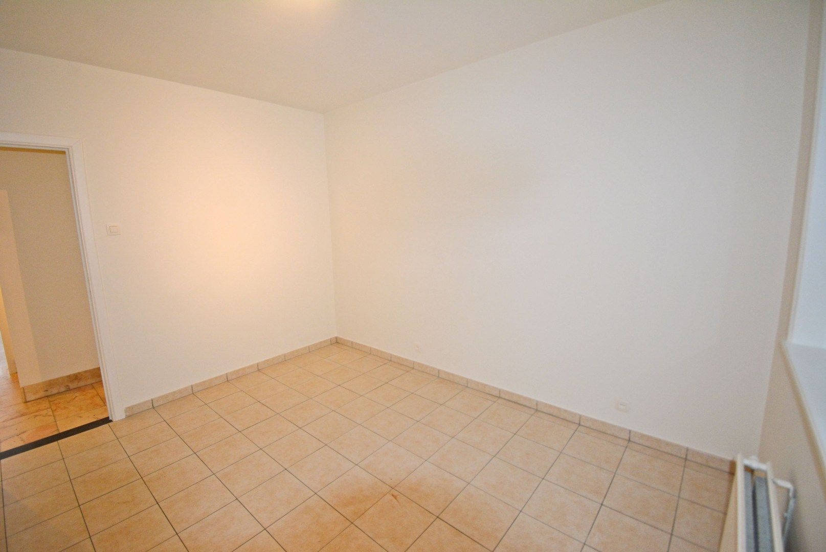 Ruim appartement met 3 slaapkamers in een zijstraat van de Lippenslaan. foto 11