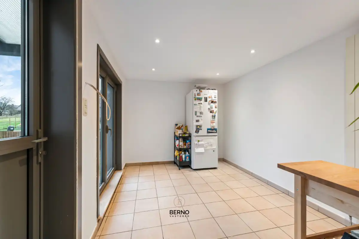 Instapklare halfopen bebouwing met ruime kelder foto 9