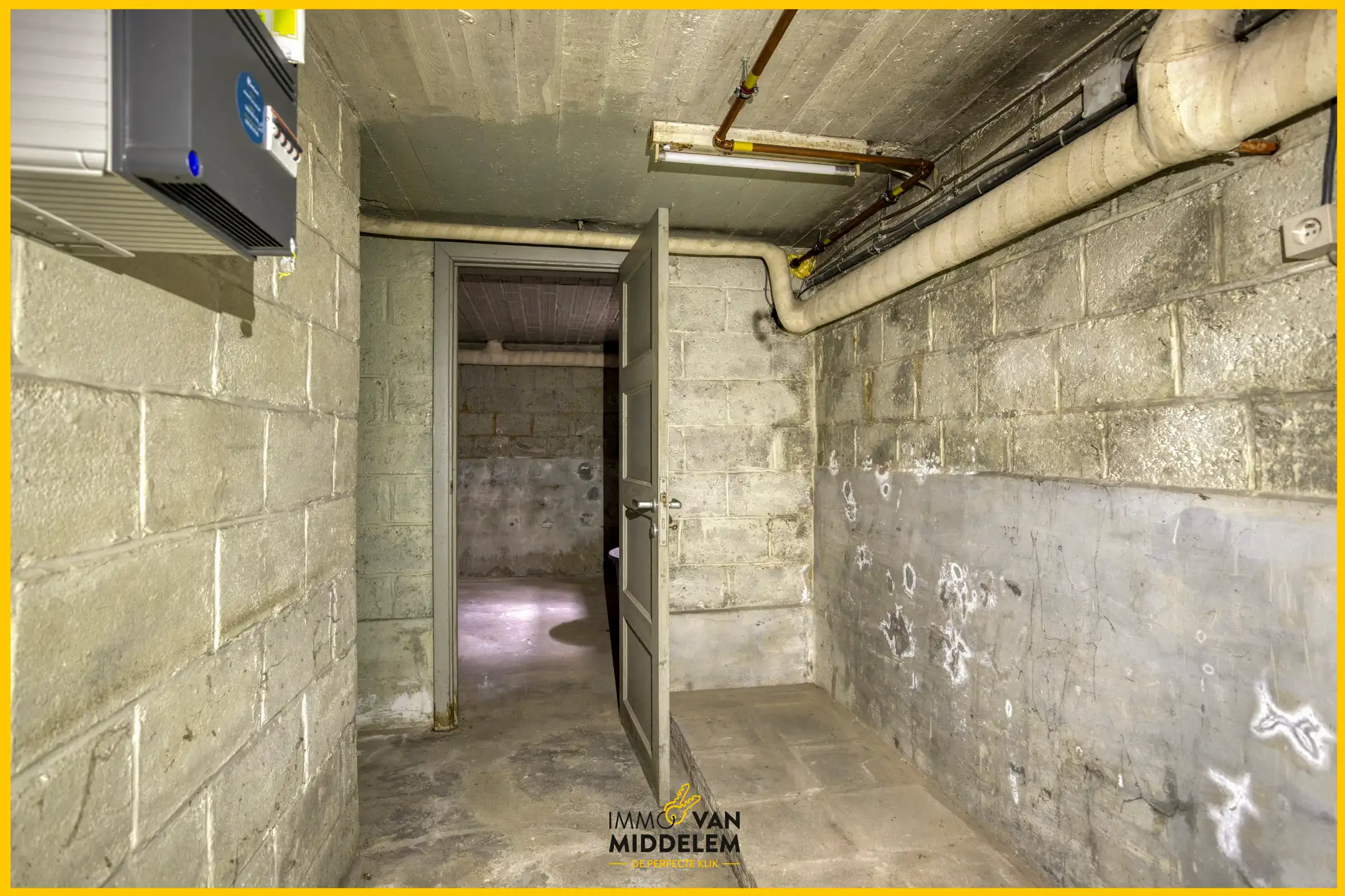 DEELS TE RENOVEREN WONING MET 3 SLPK, GARAGE EN TUIN foto 21