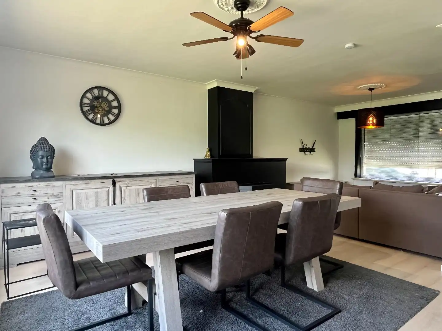 Rijwoning met 5 slaapkamers, garage en zuid-west gerichte tuin. foto 5