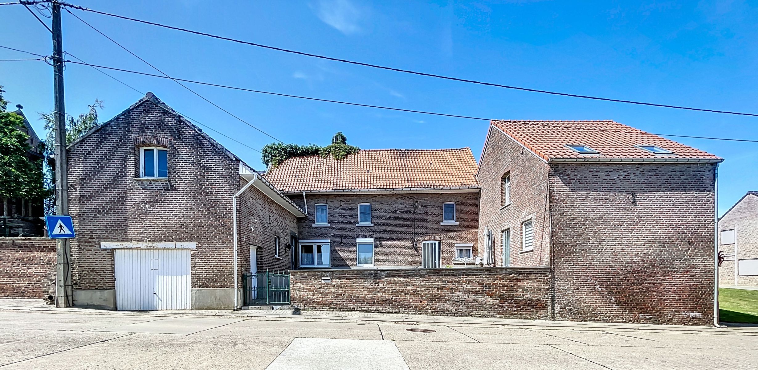 Authentieke hoeve met 8 kamers en tuin - deels gerenoveerd. foto 2