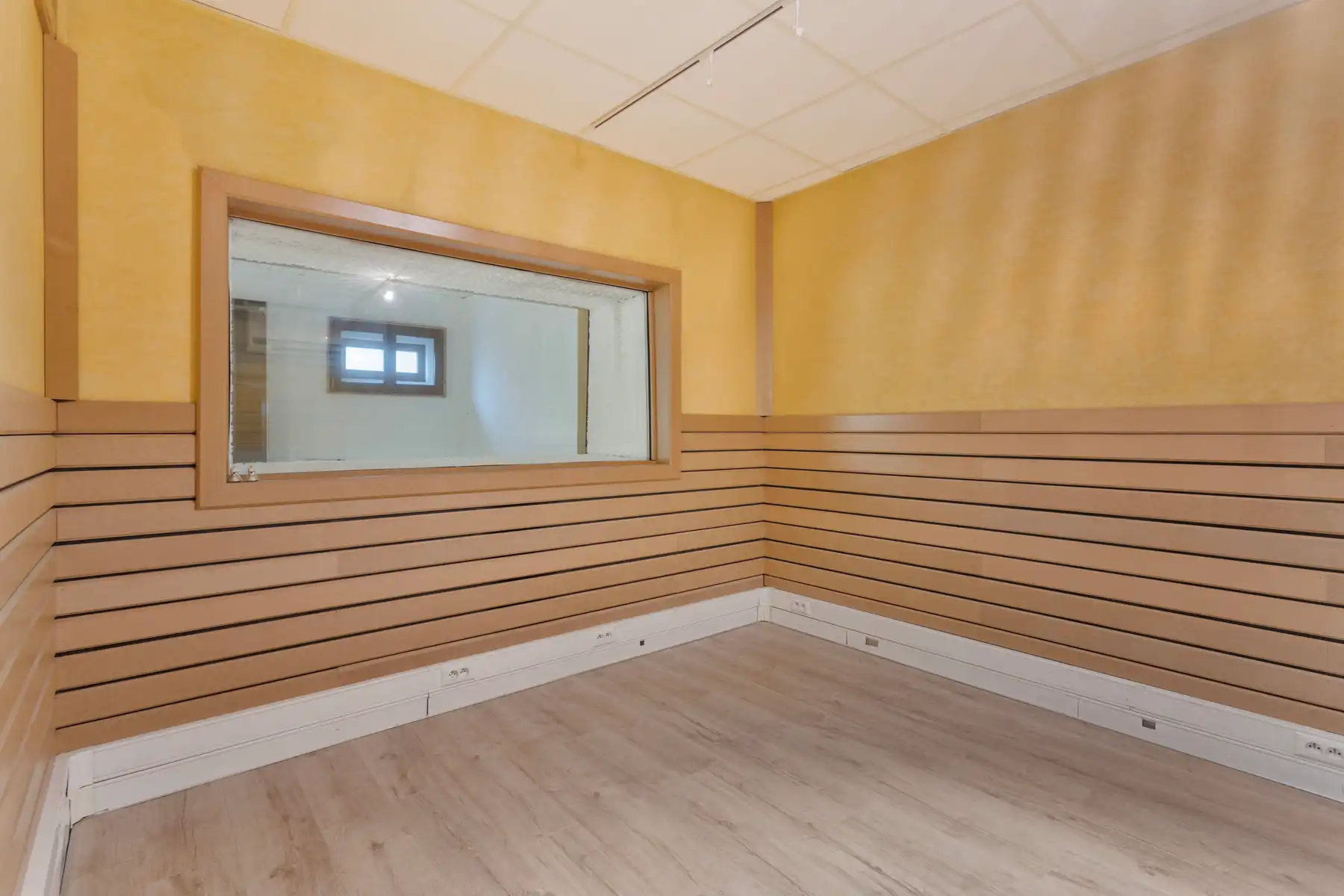Aparte functionele kantoor- en praktijkruimtes te huur. foto 7