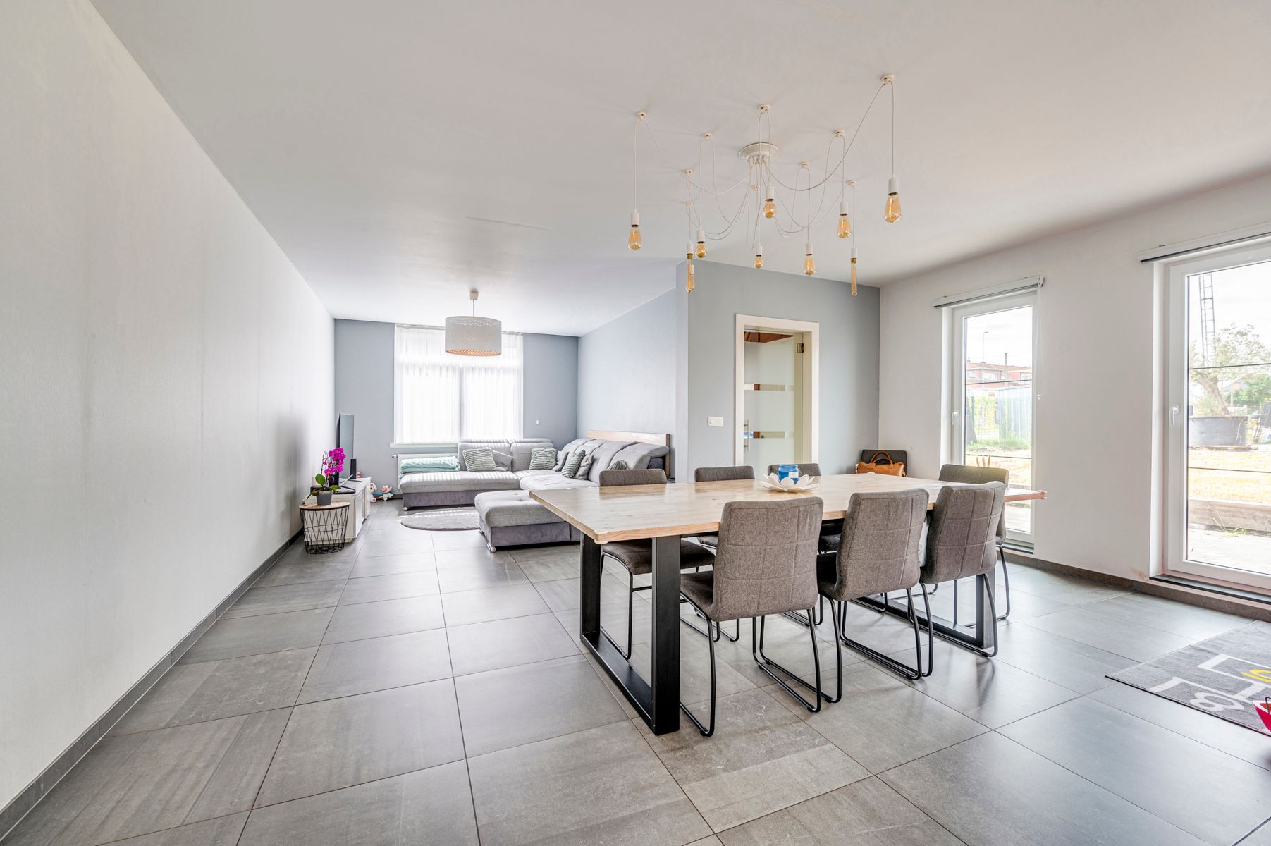 Ruime woning met 4 slaapkamers en tuin foto 4