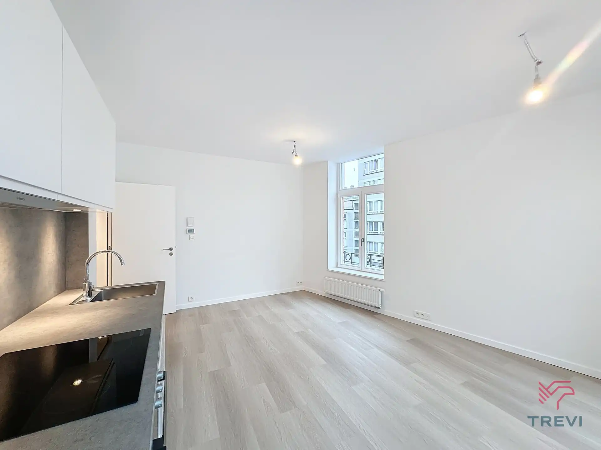 Volledig gerenoveerd appartement met 1 slaapkamer! foto 3