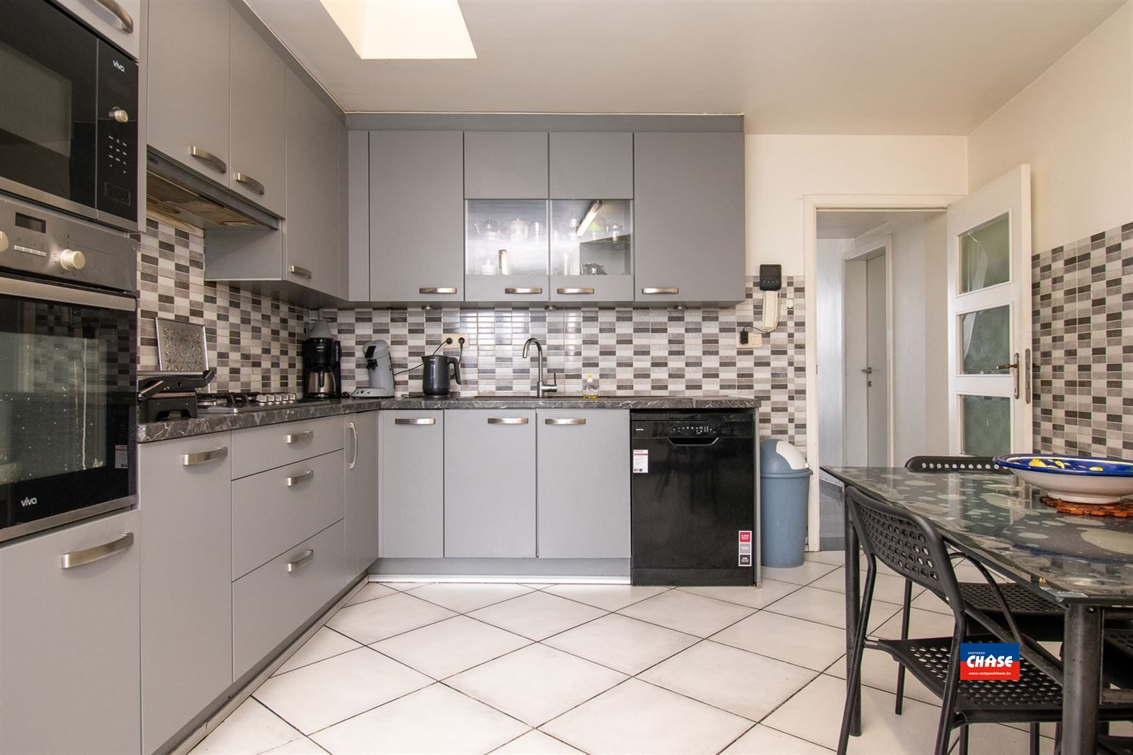 Huis met 3 slaapkamers en mogelijkheid tot inpandige garage. foto 6