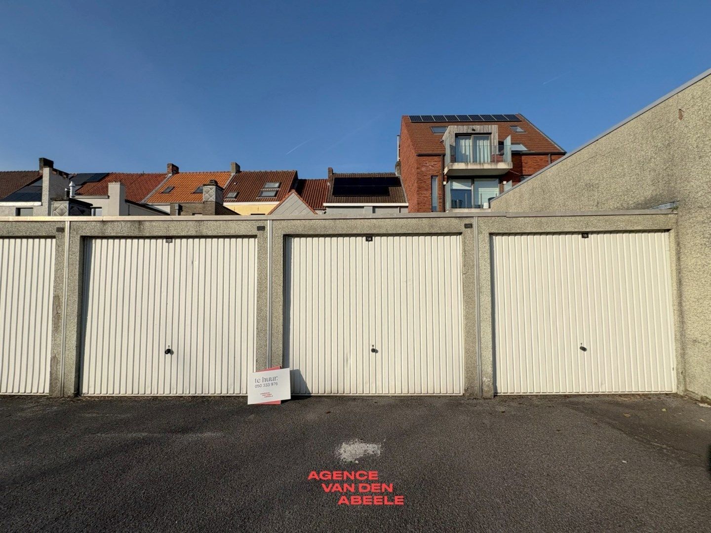 Centraal gelegen garagebox foto 2