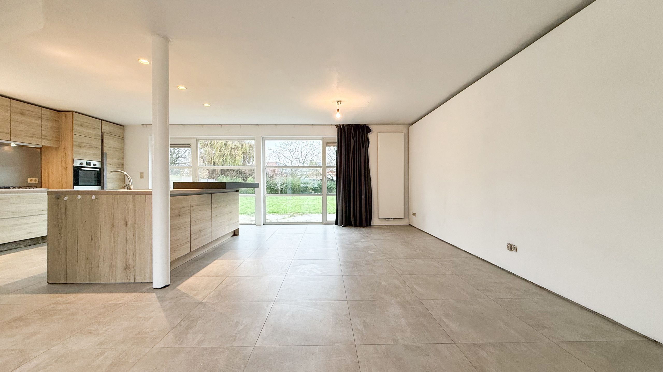 Te renoveren woning met grote tuin in doodlopende straat! foto 11