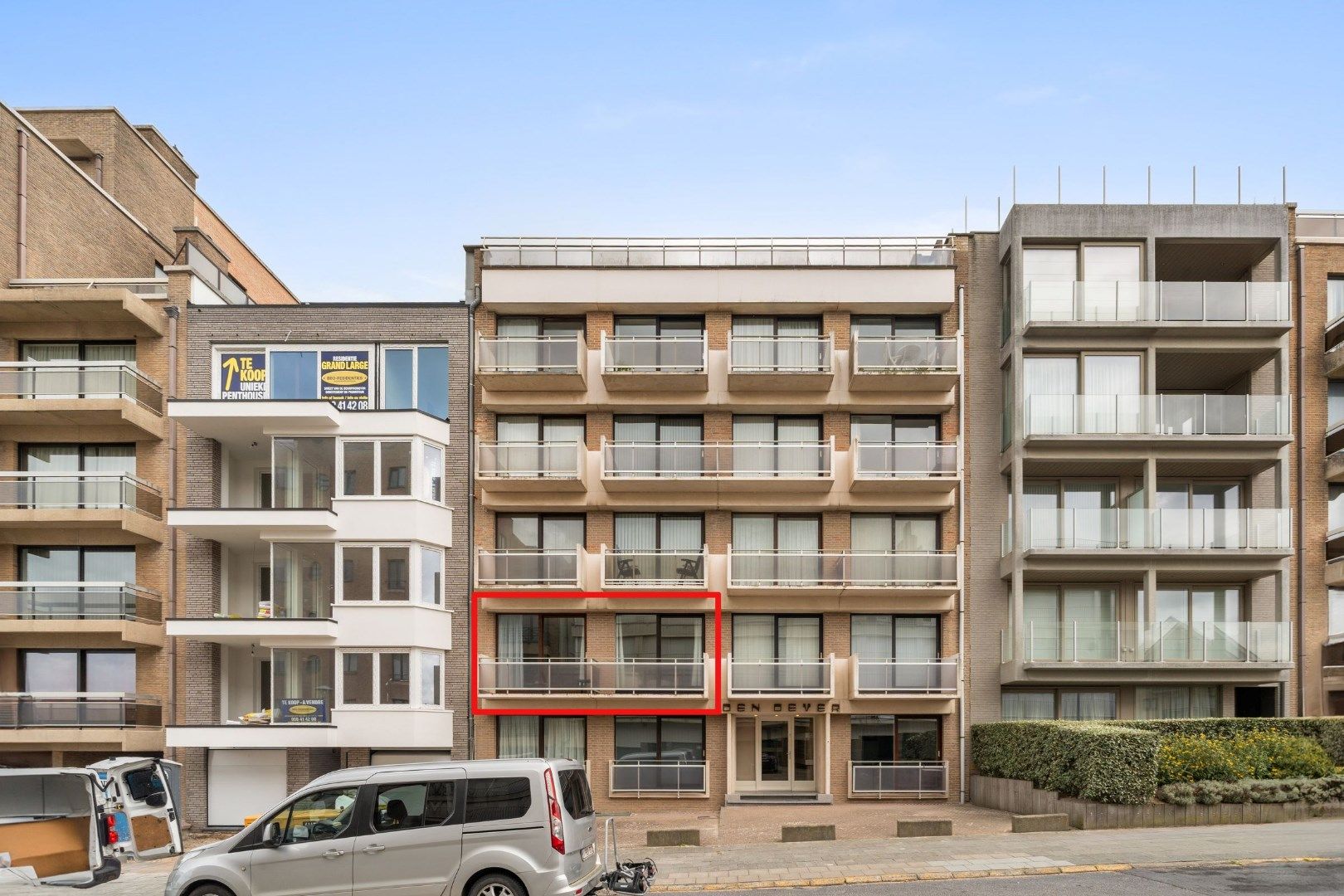 VOLLEDIG GERENOVEERD EN ZONNIG APPARTEMENT MET  ZIJDELINGS ZEEZICHT foto 9
