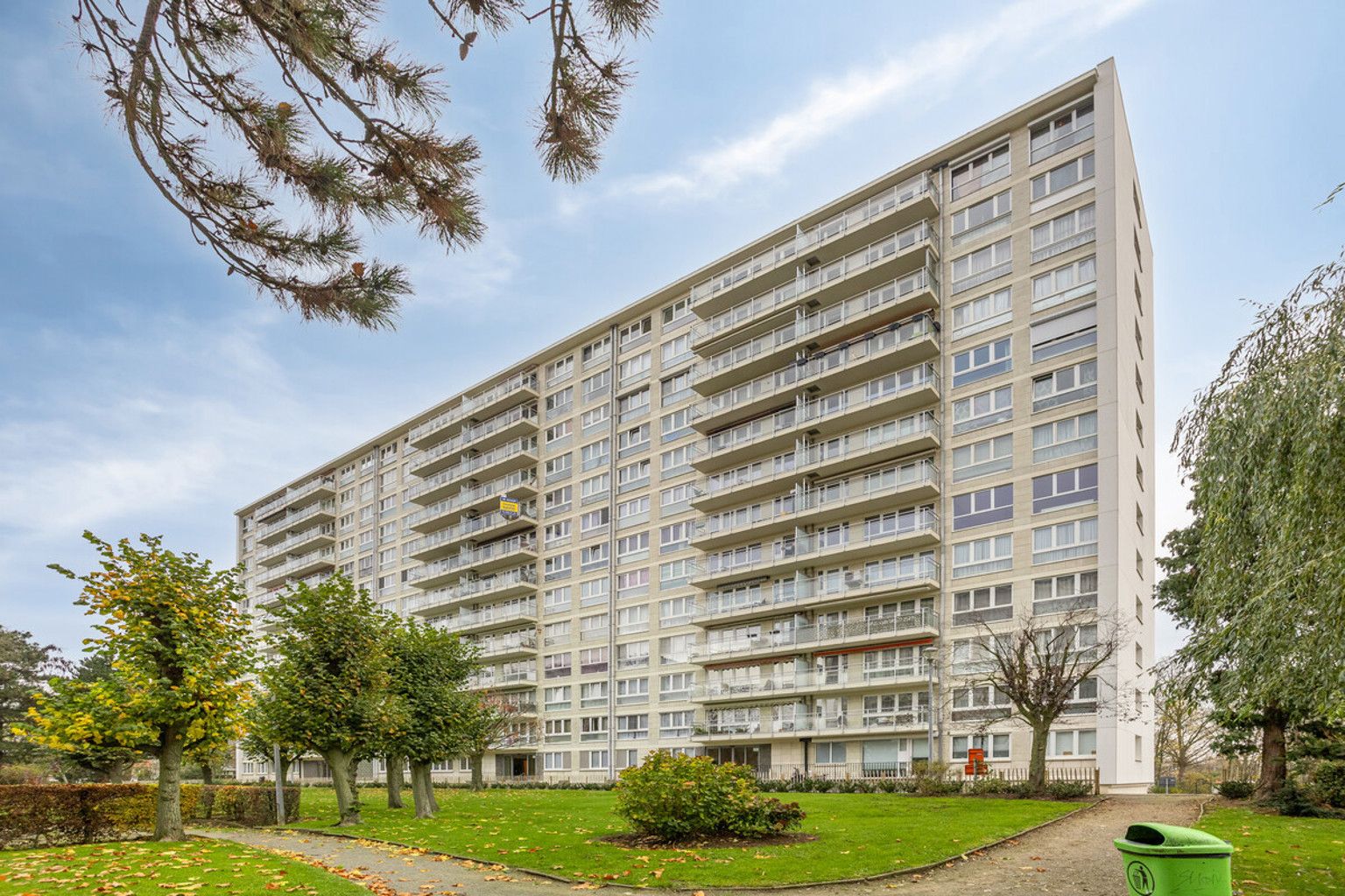 Instapklaar en onderhouden 2-slaapkamer appartement foto {{pictureIndex}}