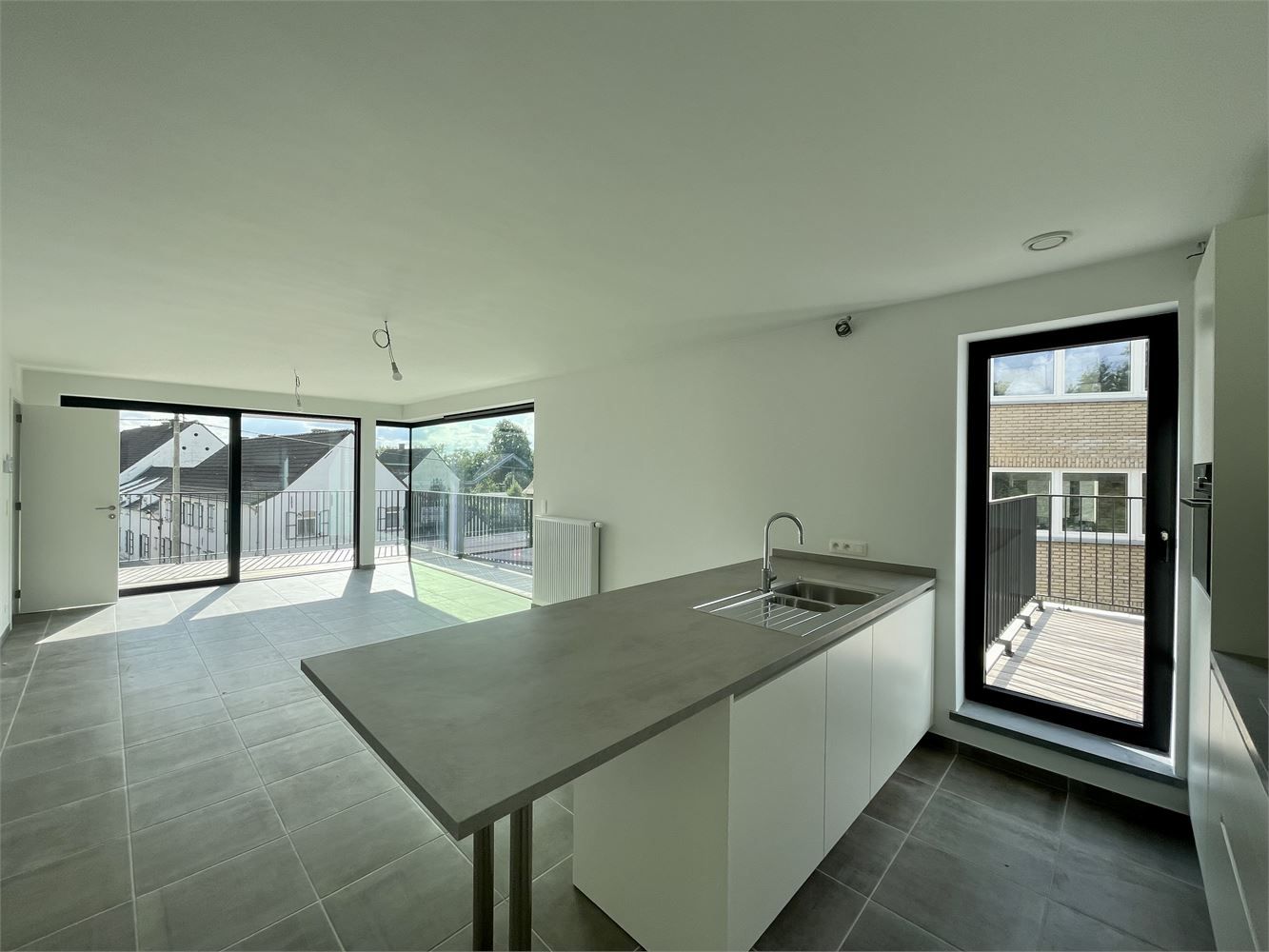 Recent appartement met twee slaapkamers en 2 terrassen foto 5