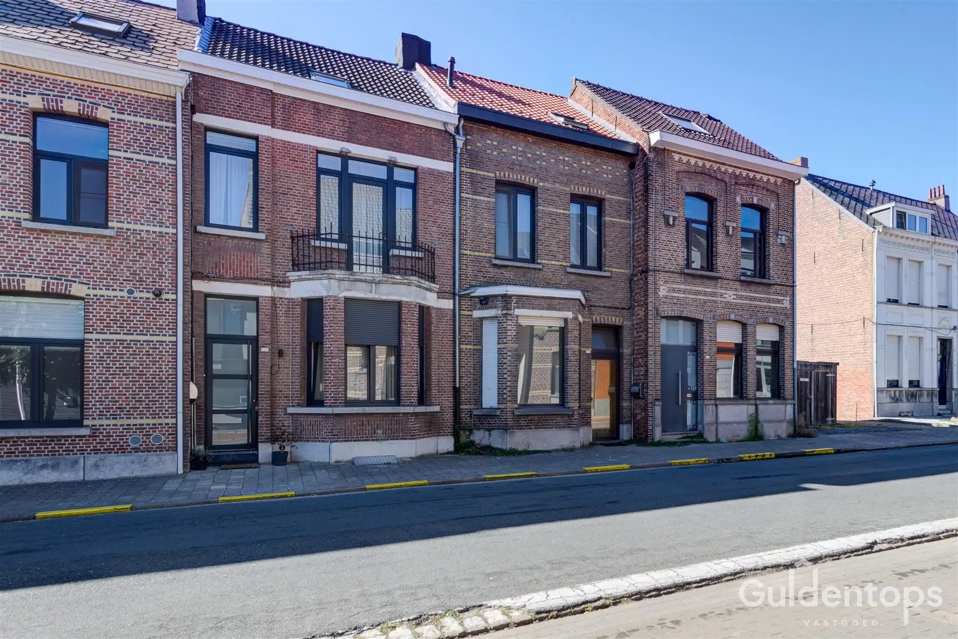 Te renoveren gezinswoning met 3 slaapkamers en grote tuin. foto 44