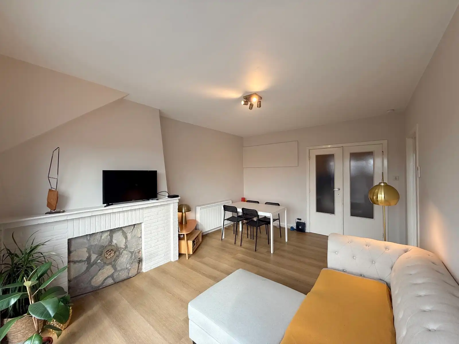 Zongericht en vernieuwd appartement met 2 slpks en terras foto 3