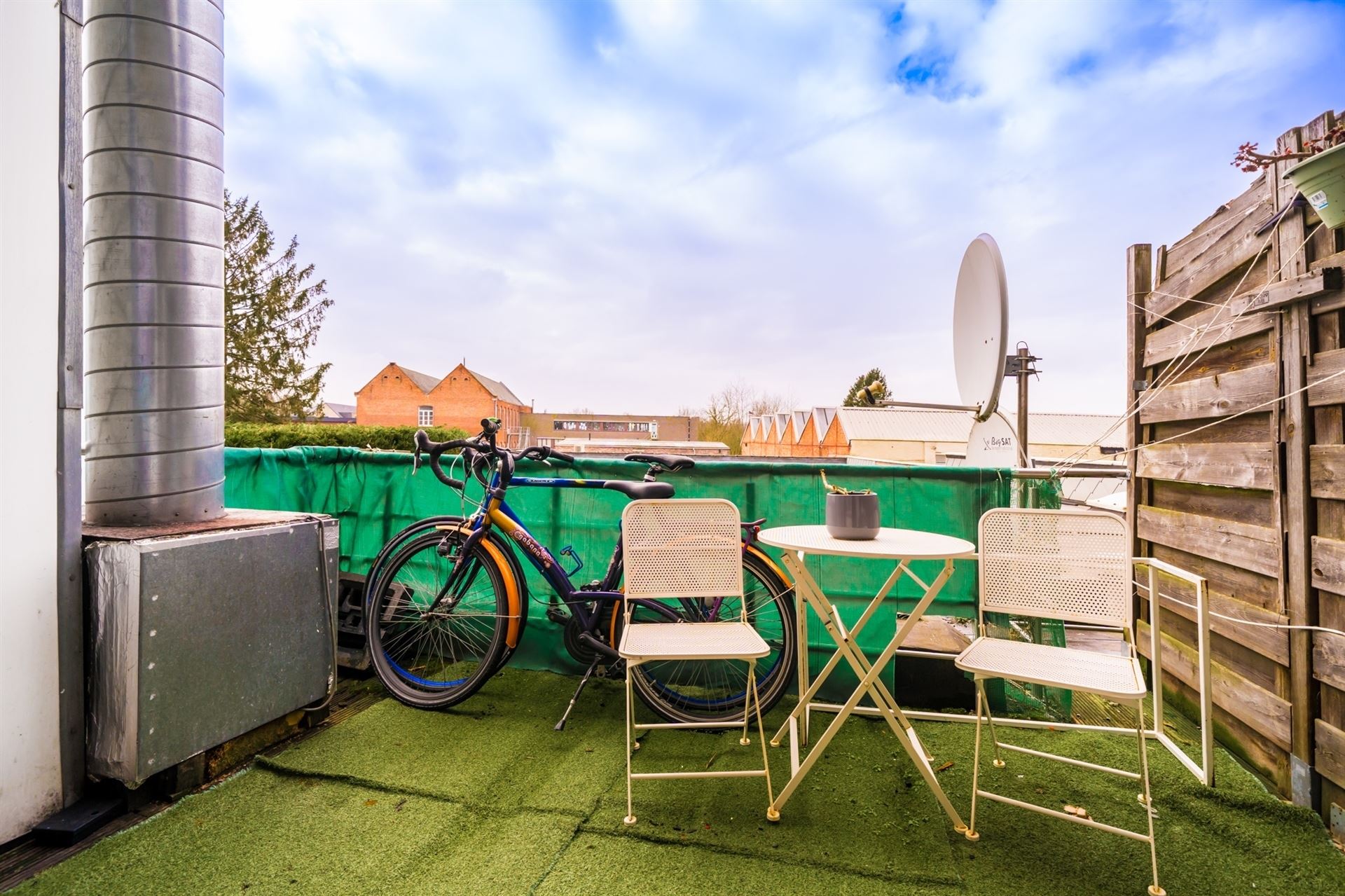 1 slpk app met zonnig terras in centrum! foto 11
