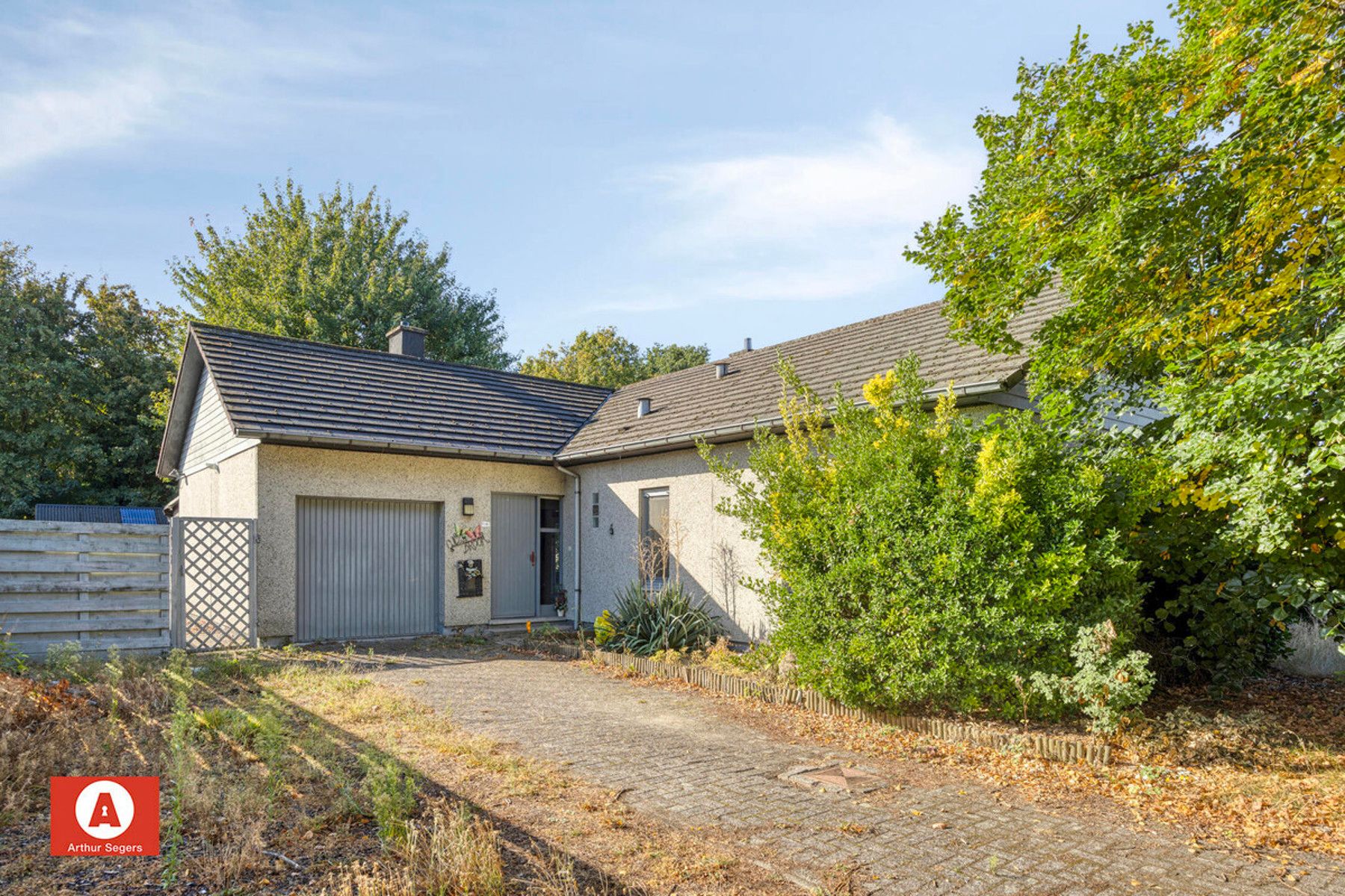 Hoofdfoto van de publicatie: IN OPTIE - Te renoveren/op te frissen Bungalow.