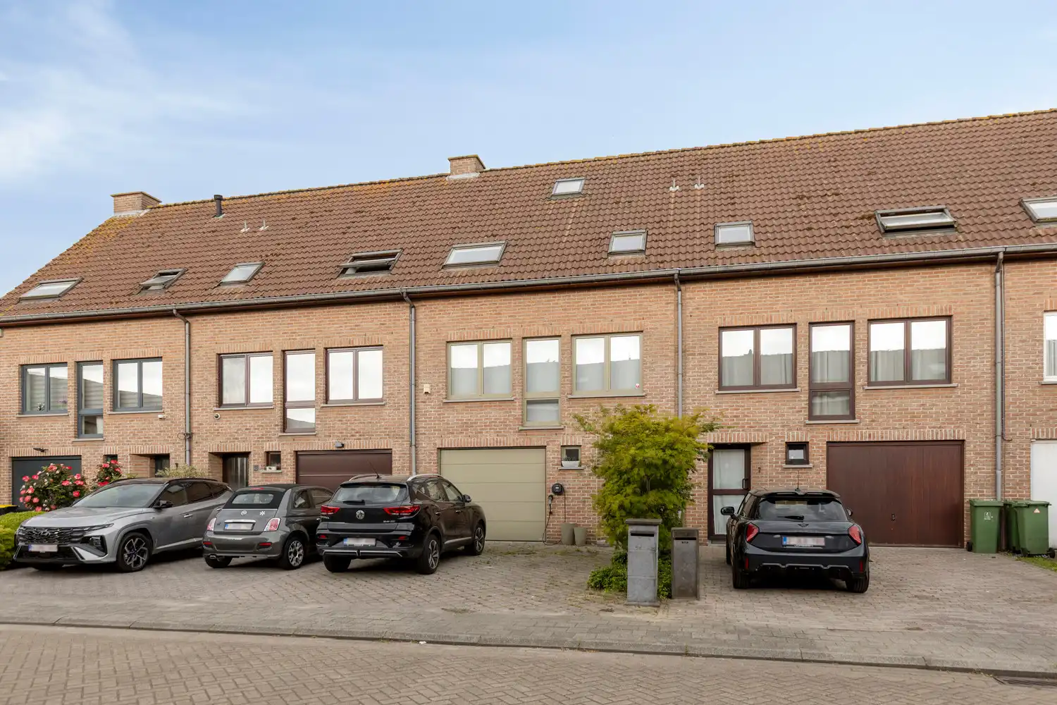 Instapklare split-level woning in de gegeerde wijk Rietschoorvelden te Merksem! foto 4