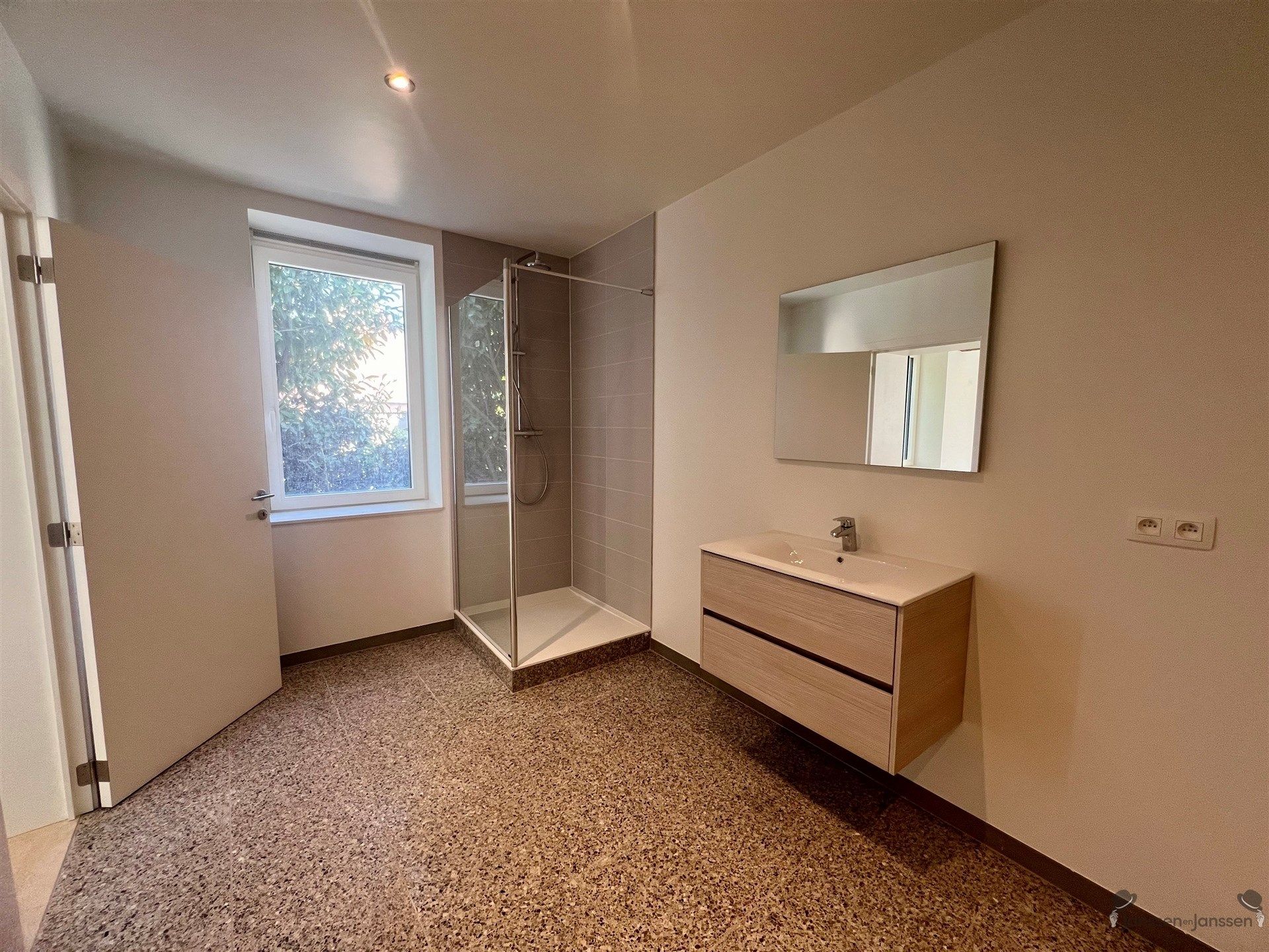 Gerenoveerde hoeve met karakter, duurzame afwerking en lage EPC-waarde foto 9