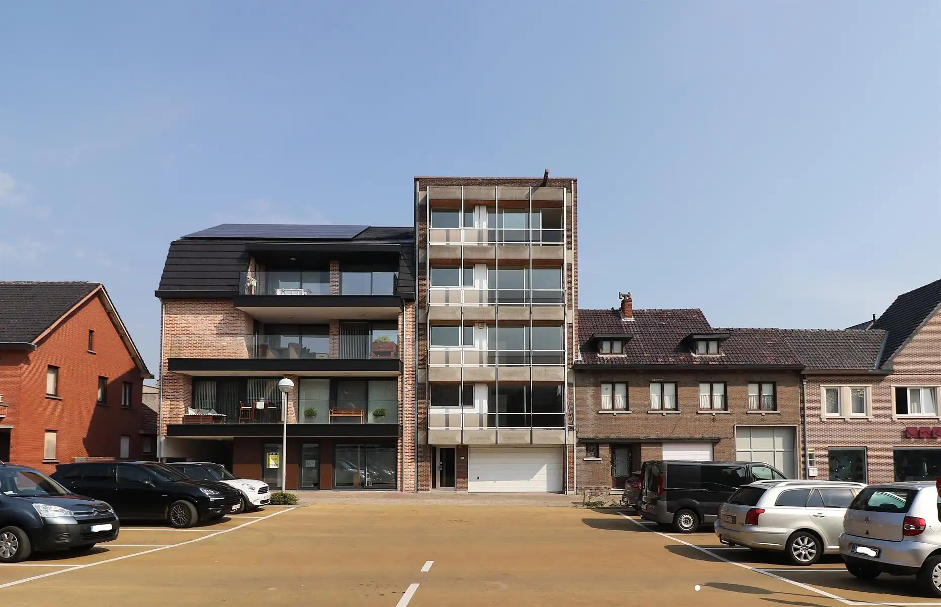 Ruim appartement met 3 slaapkamers in hart van Bree.  foto 11