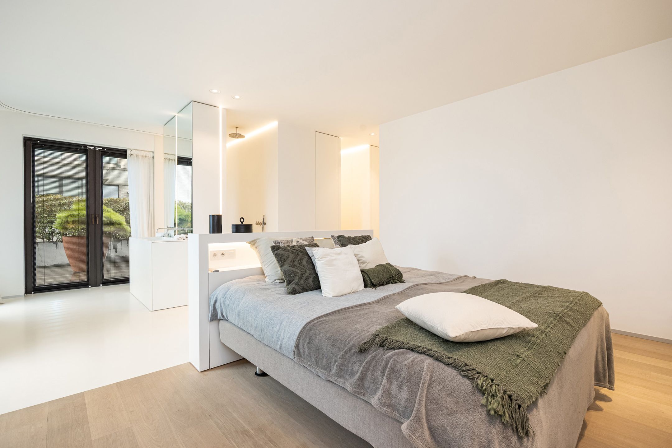 OOSTENDE - Uitzonderlijke penthouse met zicht op zee foto 8