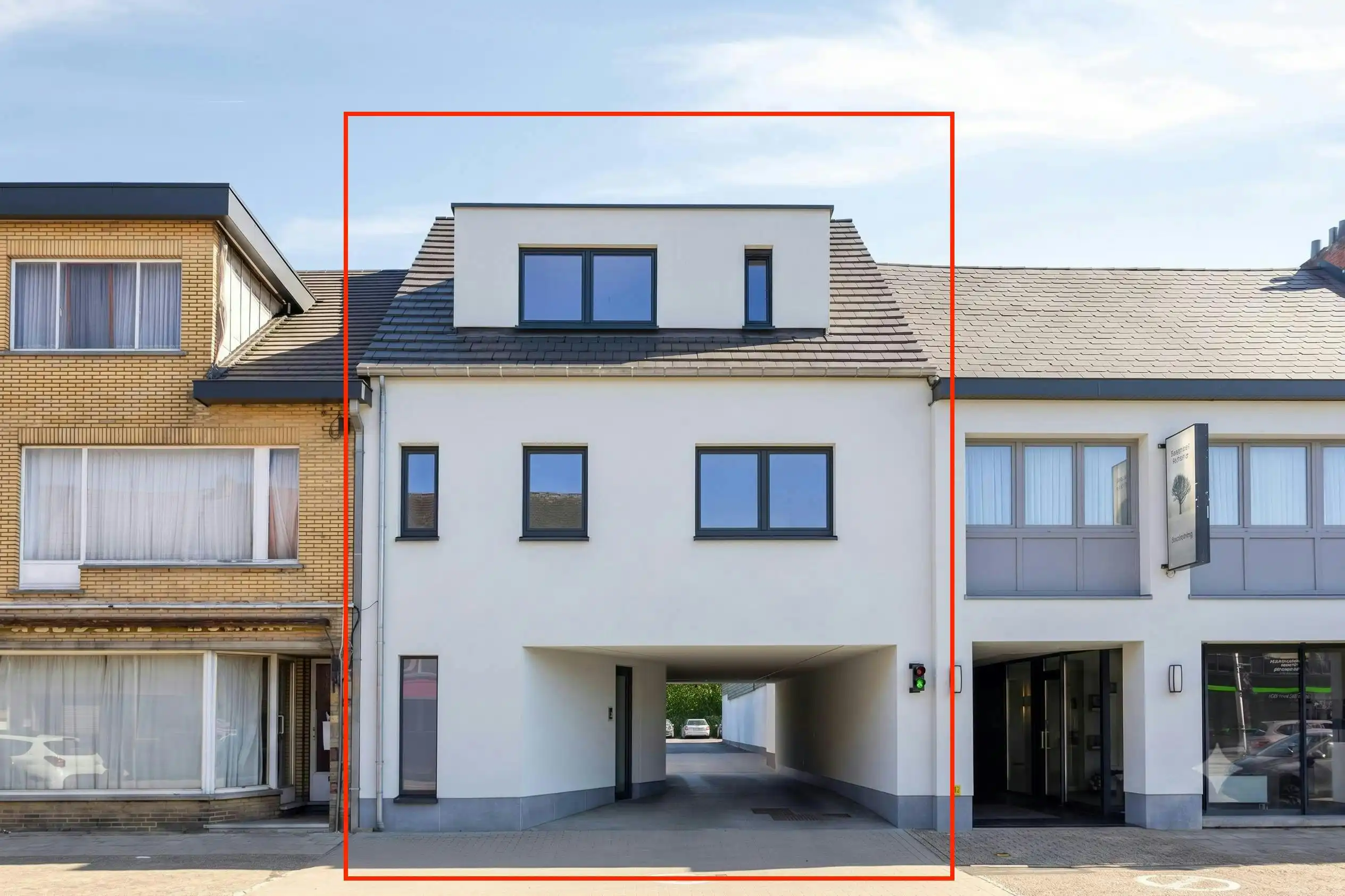 Ruim triplexappartement met terras in Zonhoven foto {{pictureIndex}}