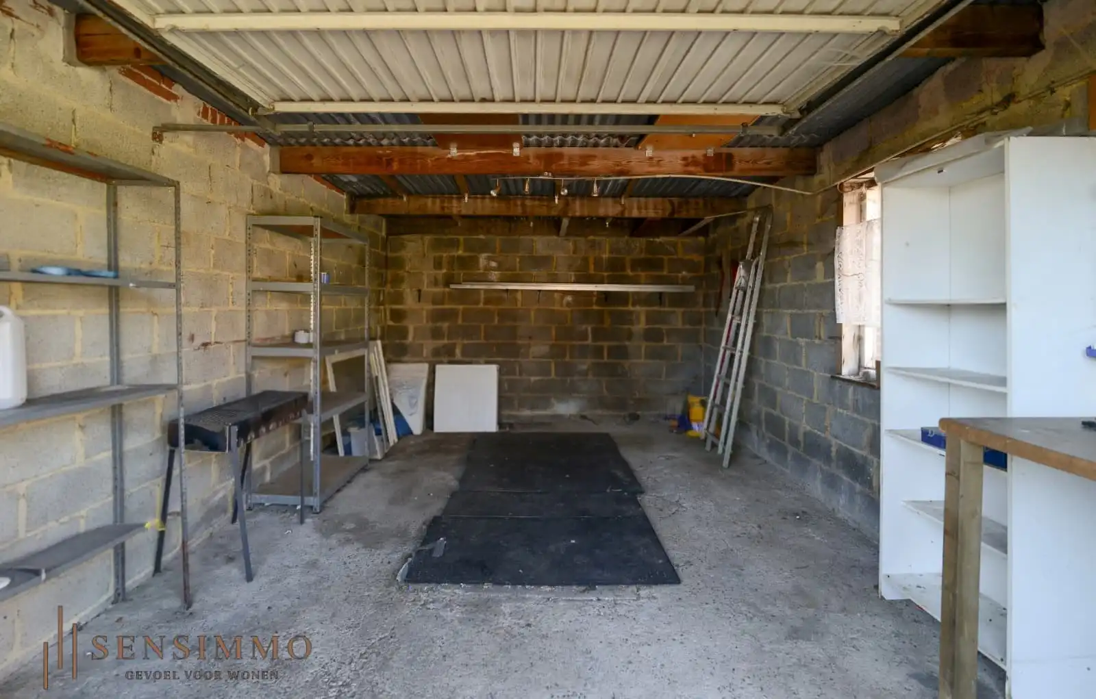 Gerenoveerde 4 slaapkamer woning met zonneanepelen en verzorgde tuin foto 21