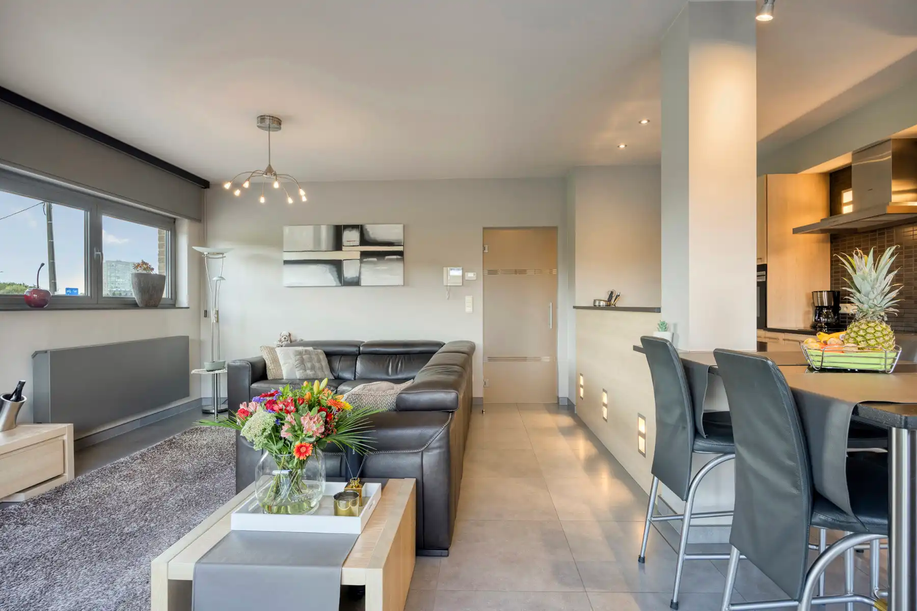Instapklaar gelijkvloers appartement op toplocatie in Zellik foto {{pictureIndex}}