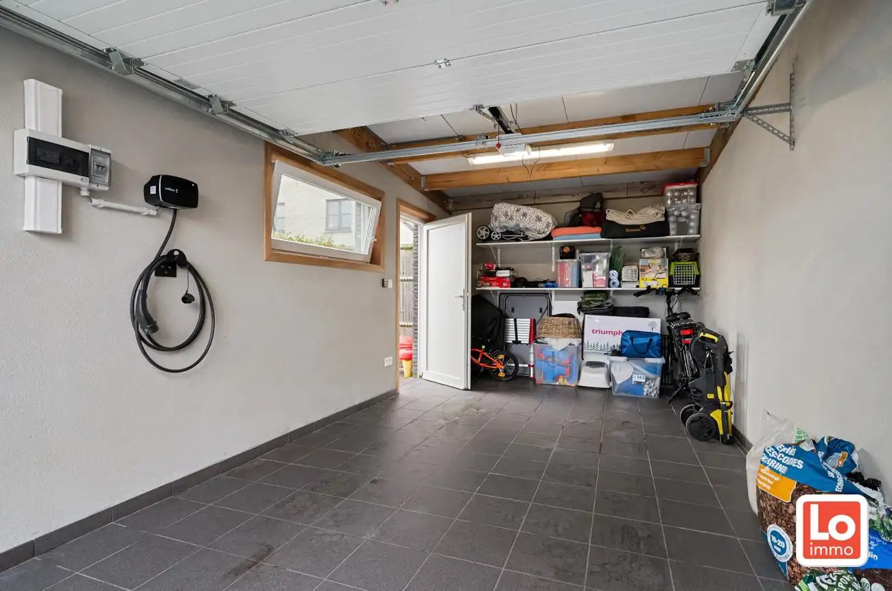 VERKOCHT!! Instapklare halfopen woning met afzonderlijke garage (incl. laadunit) in het hart van Lochristi! foto 19