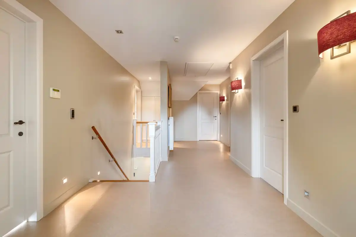 Ruime villa met prachtig aangelegde tuin in een rustige omgeving foto 14