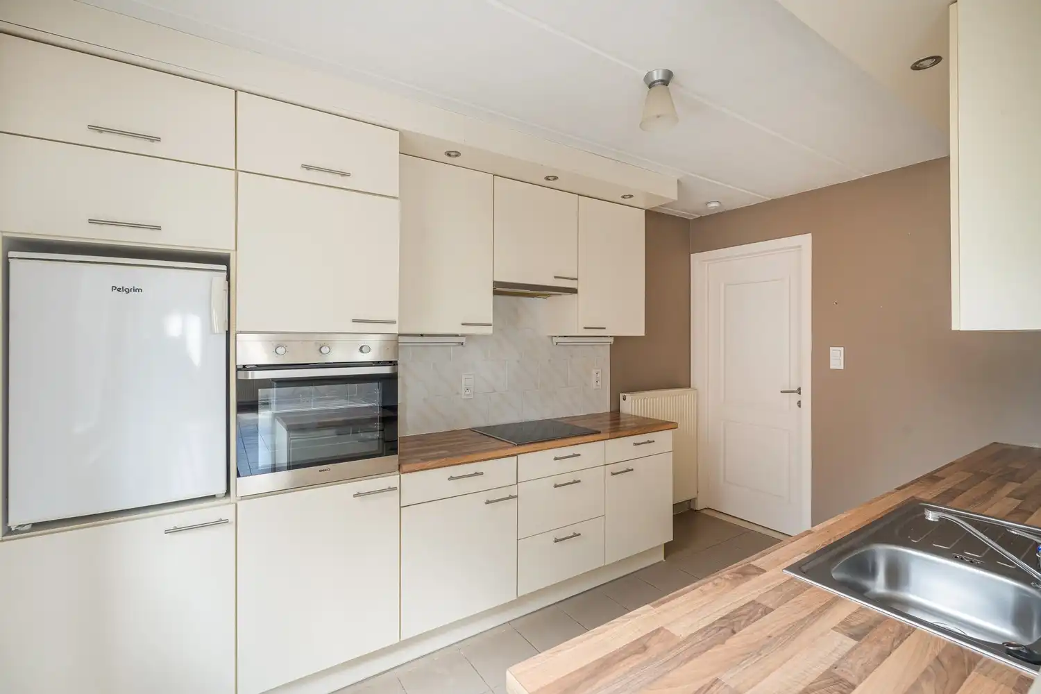 Ruim en veelzijdig appartement met 3 slaapkamers nabij het centrum van Lanaken foto 8