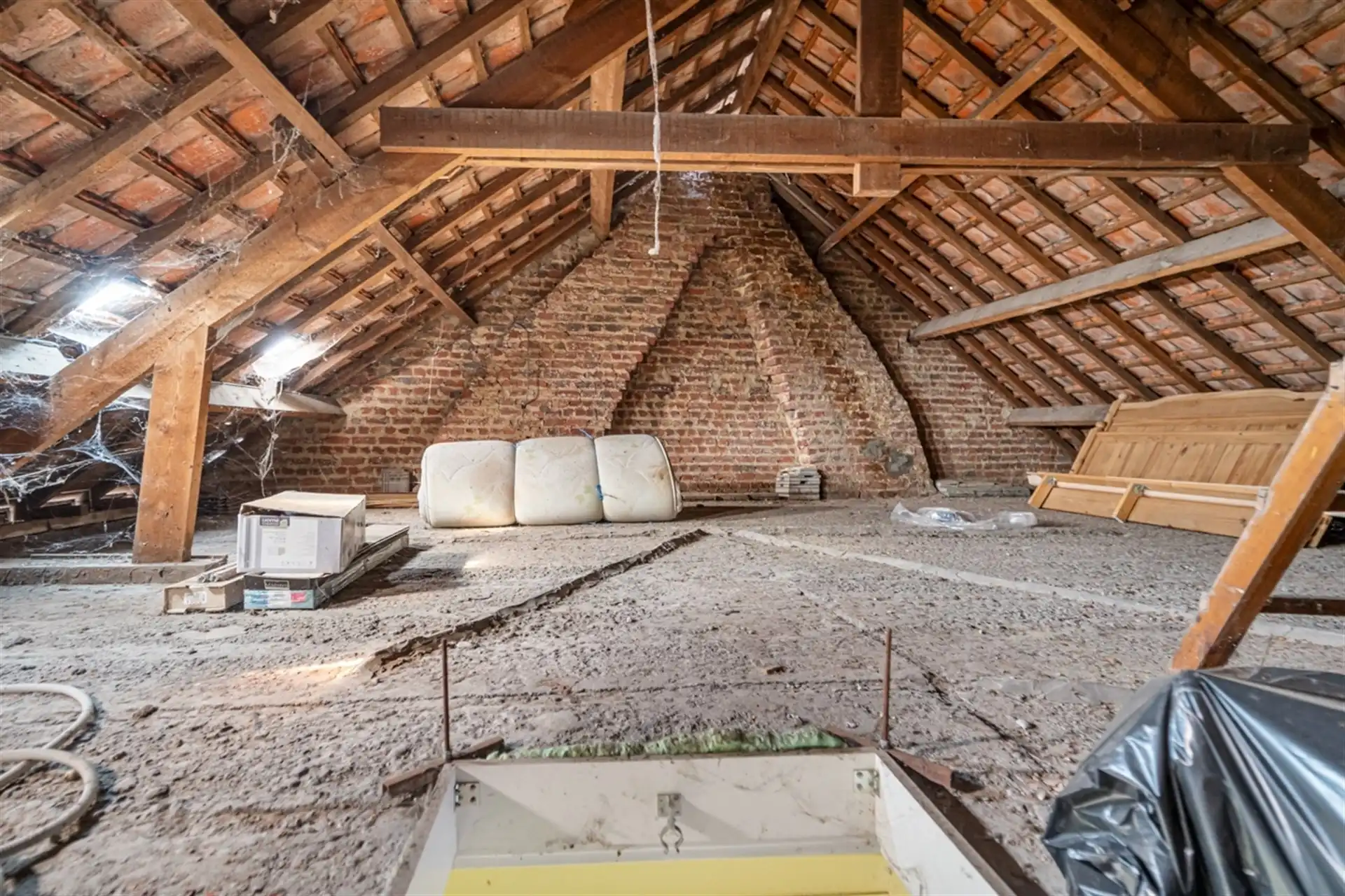 Woning met 2 slaapkamers, tuin en zolder voor uitbreiding in Erpe-Mere foto 15