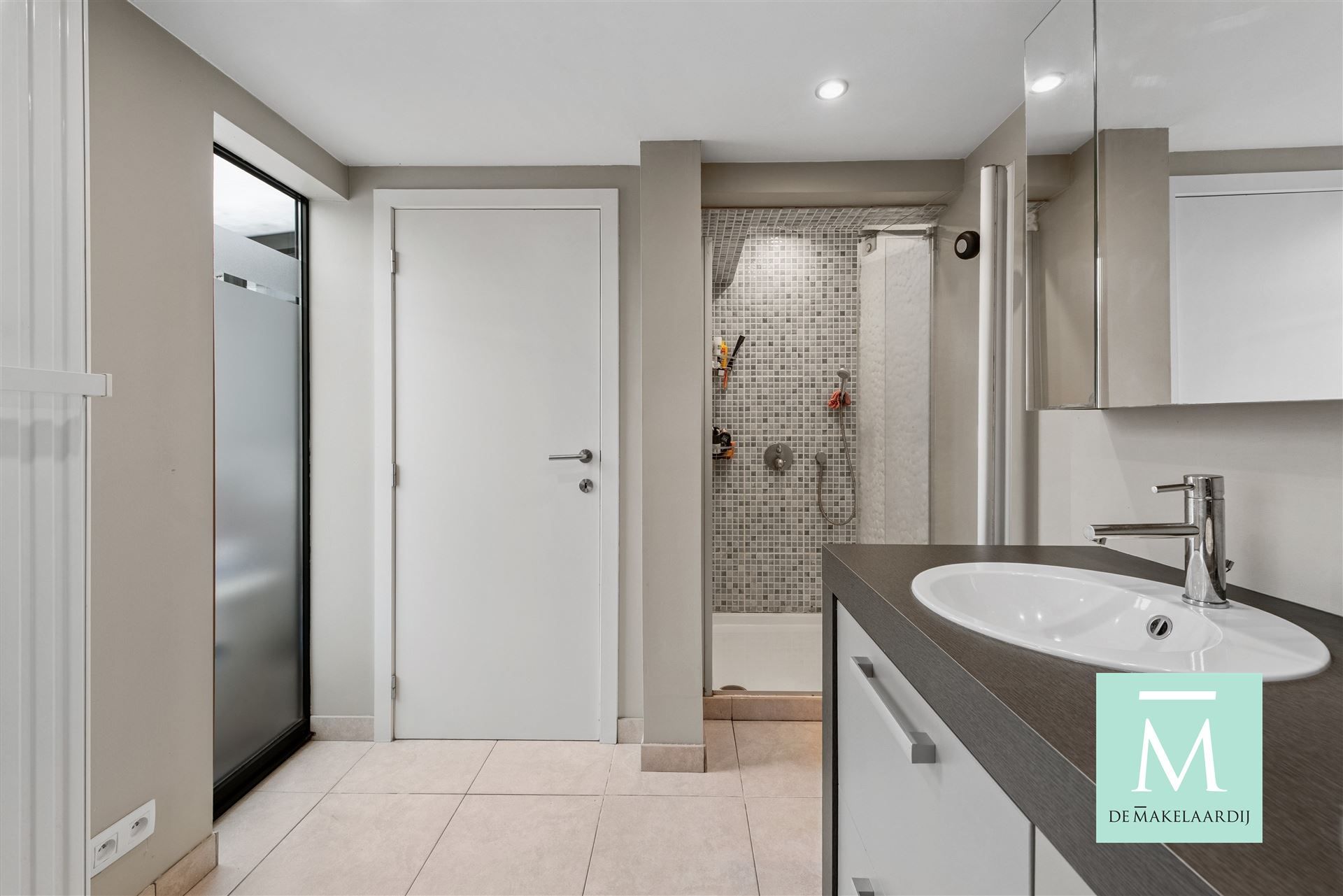Instapklare woning met 3 Slaapkamers in SK-Wave foto 14