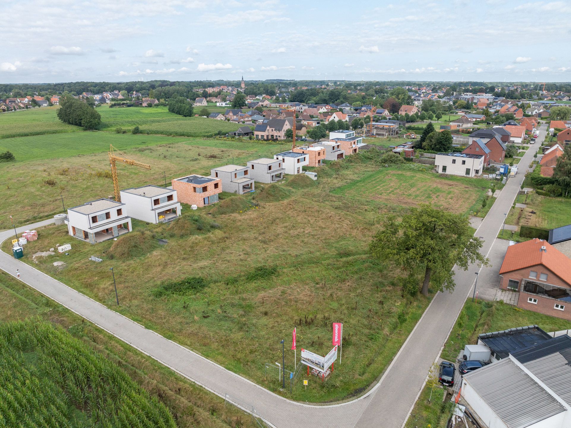 Bouwgrond 645m² voor open bebouwing met 1.501m² achtergrond foto 3