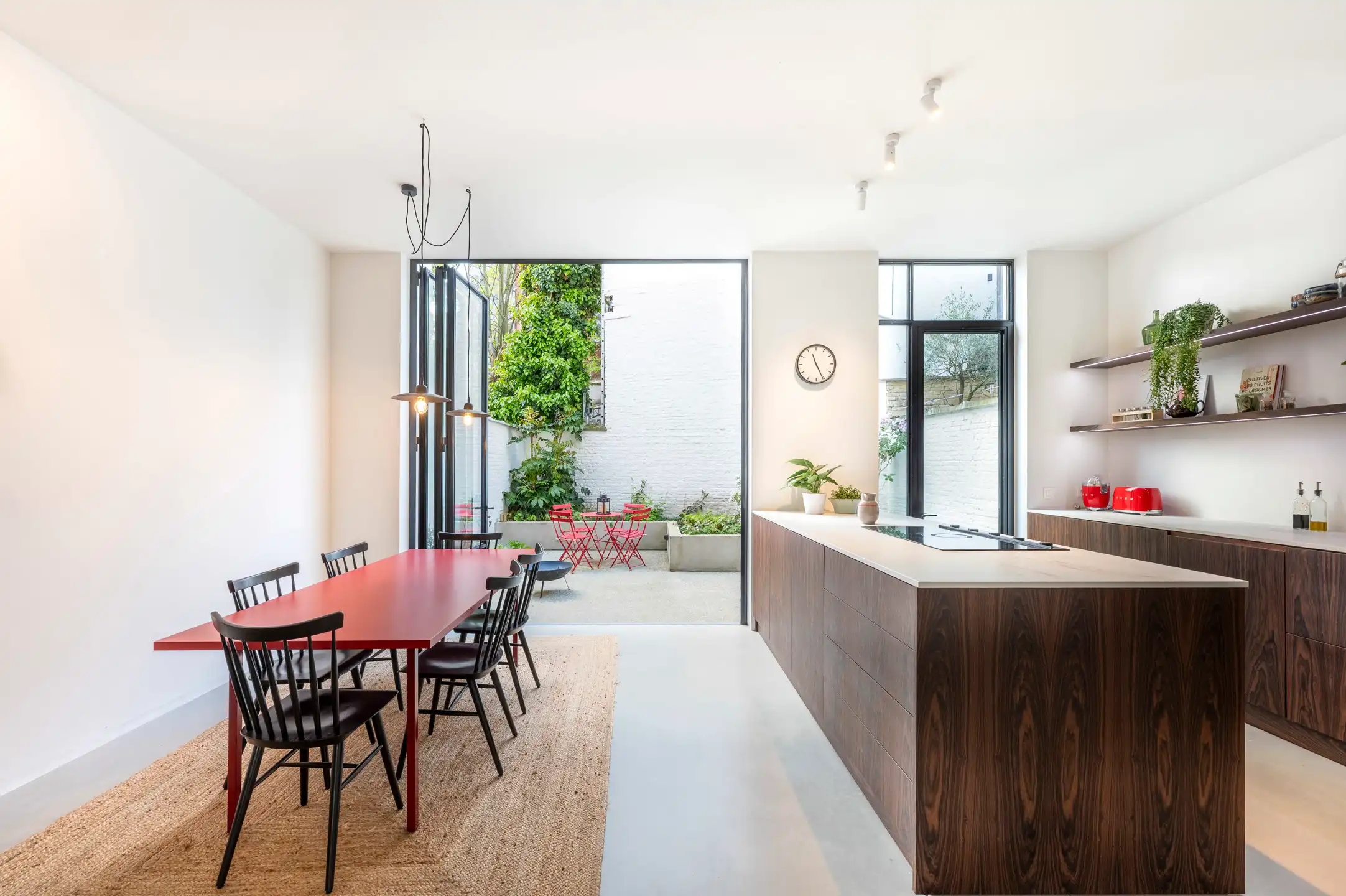 ANTWERPEN-ZUID - Gerenoveerd herenhuis met tuin  foto 4