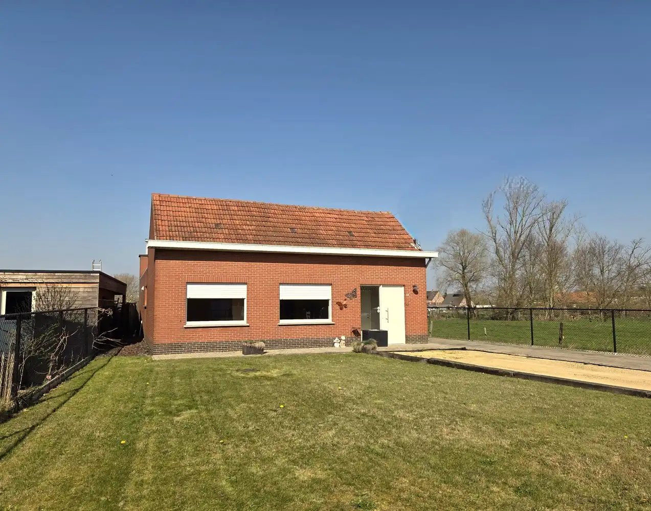 Hoofdfoto van de publicatie: Zeer rustig gelegen laagbouwwoning, 3 slaapkamers, instapklaar op een perceel van 790m²