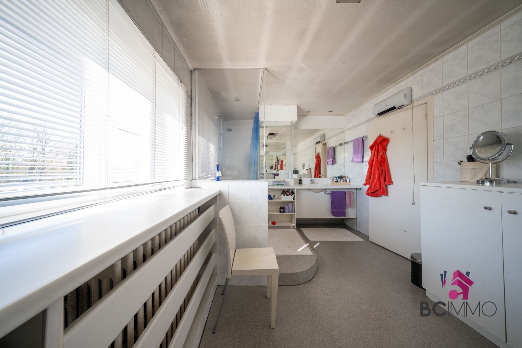 Ruime woning met praktijkruimte en 6 slaapkamers te Genk foto 20