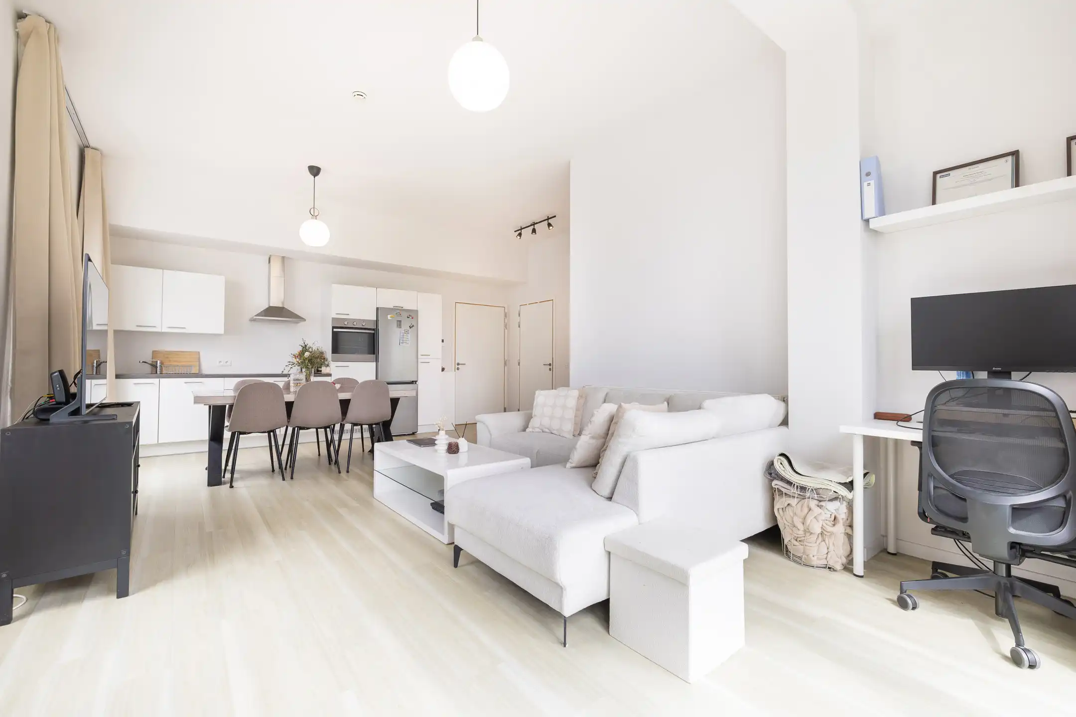 RECENT GEBOUWD APPARTEMENT AAN HET KANAAL, 1 SLPK + TERRAS foto 3