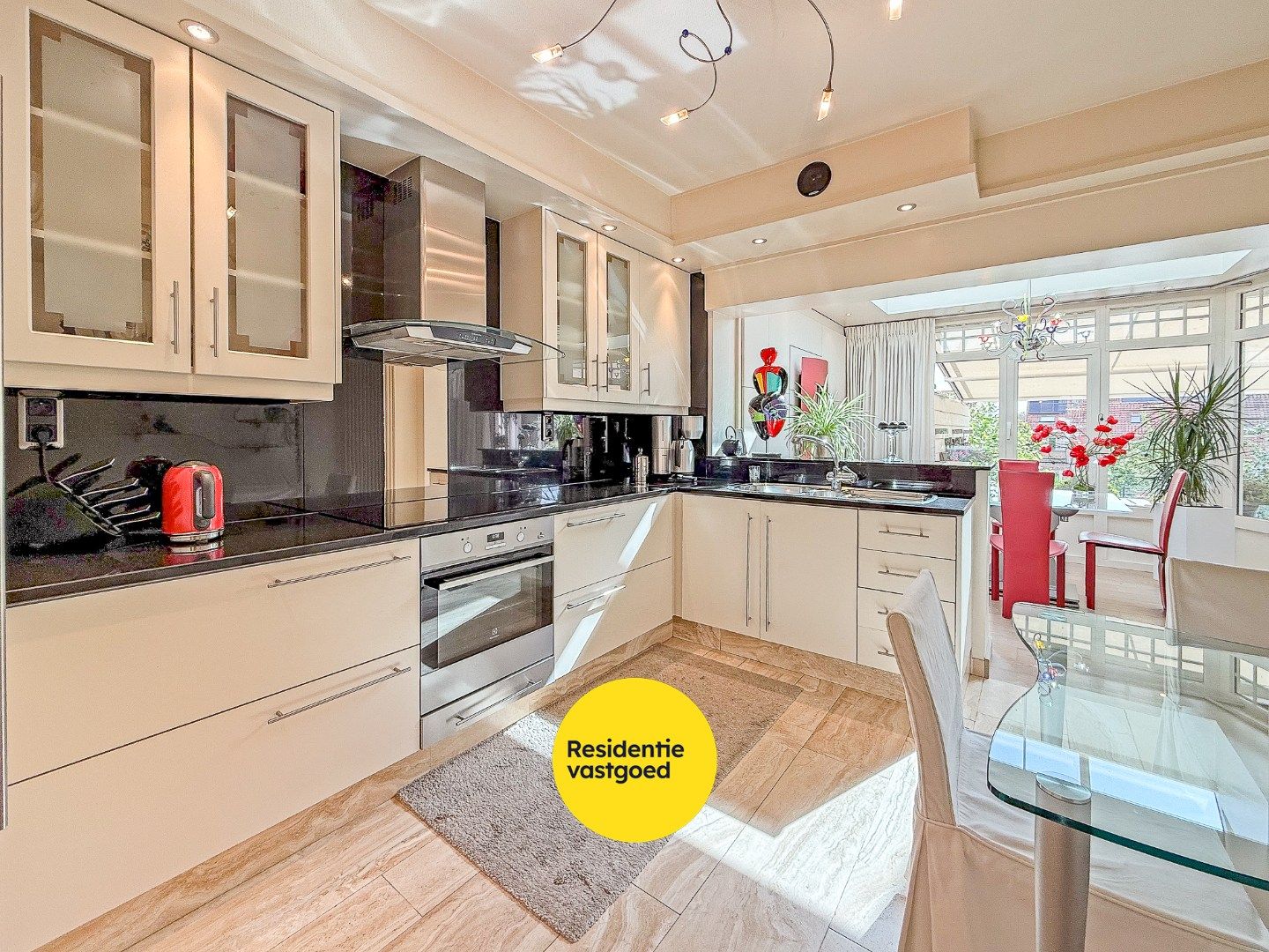 Prachtig herehuis met woonst en handelsruimte te Nieuwpoort-Stad op een zeer commerciële ligging in de Marktstraat op 400 m².  foto 11