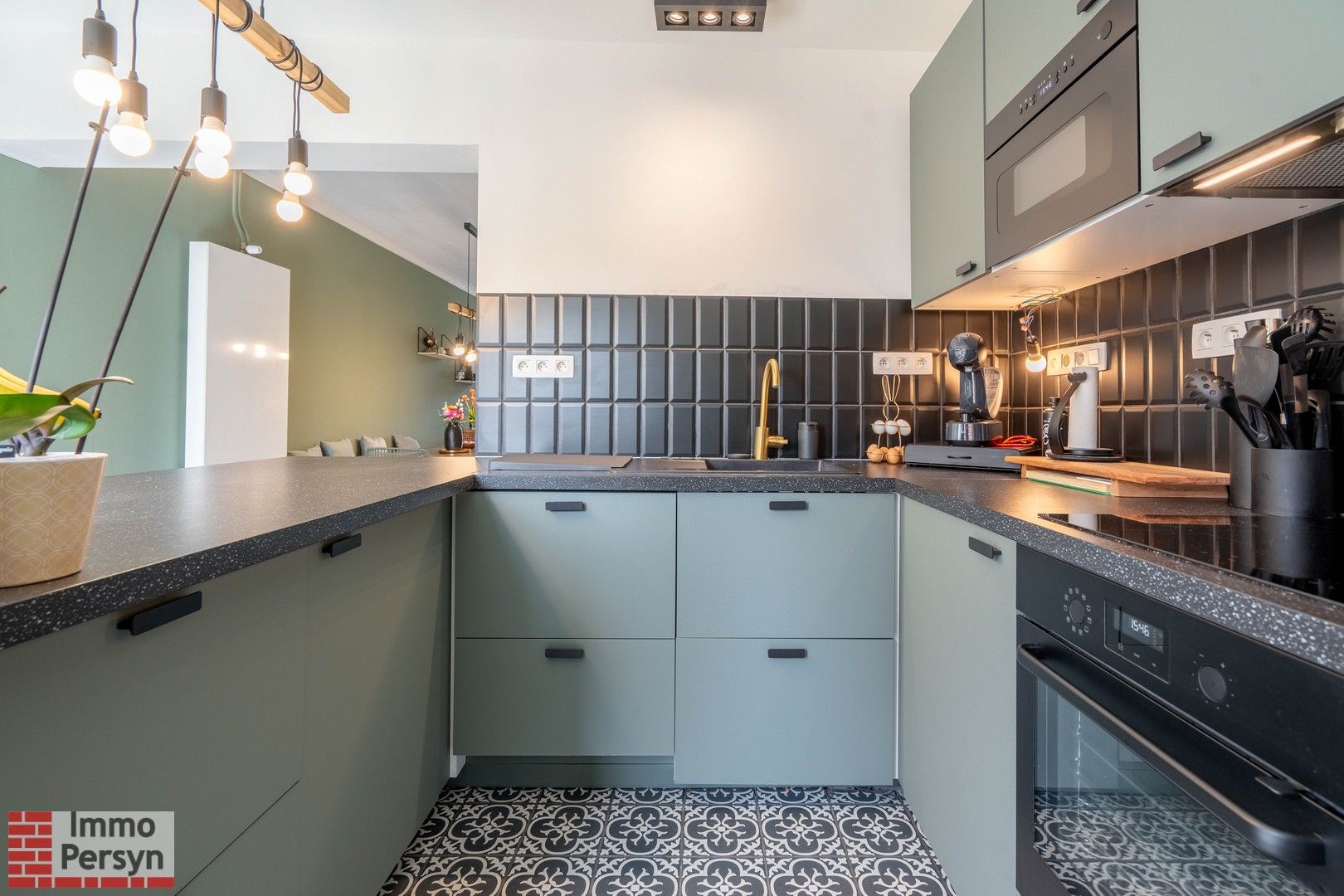 Gerenoveerde woning met 2 slaapkamers nabij het station. foto 7