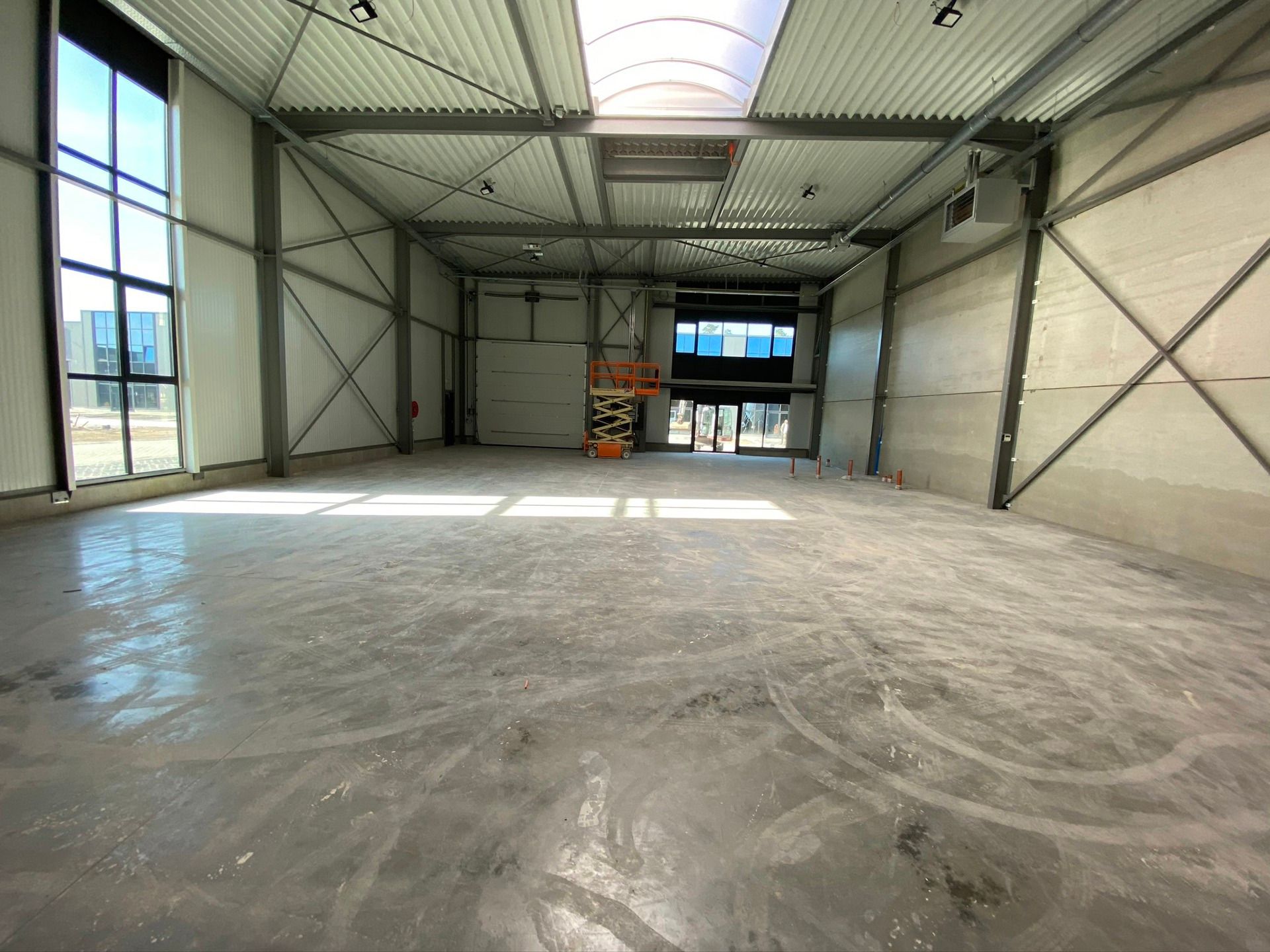 RECENTE KMO-UNIT VAN 385M²  foto 10