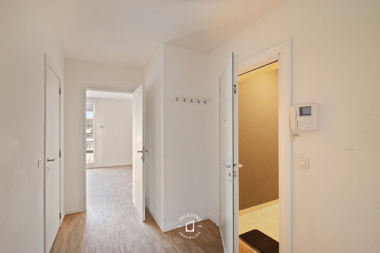 ZALIGE ZONNIGE PENTHOUSE + GIGA TERRAS VAN 42 M2 EN 2 PARKINGS + KELDER foto 9