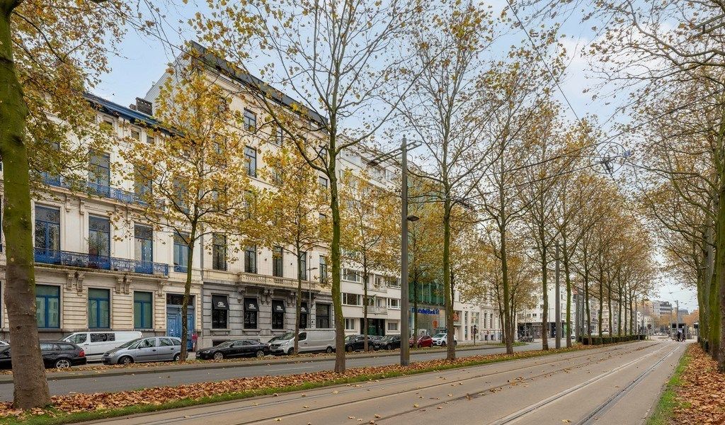 Prestigieuze kantoren te koop aan Frankrijklei in Antwerpen foto {{pictureIndex}}